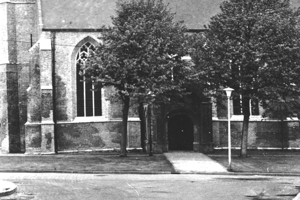 988144 Oude-Tonge 1968 ZH Ned Herv Kerk Nette oude kaart, Ophalen of Verzenden, 1960 tot 1980, Gelopen, Zuid-Holland