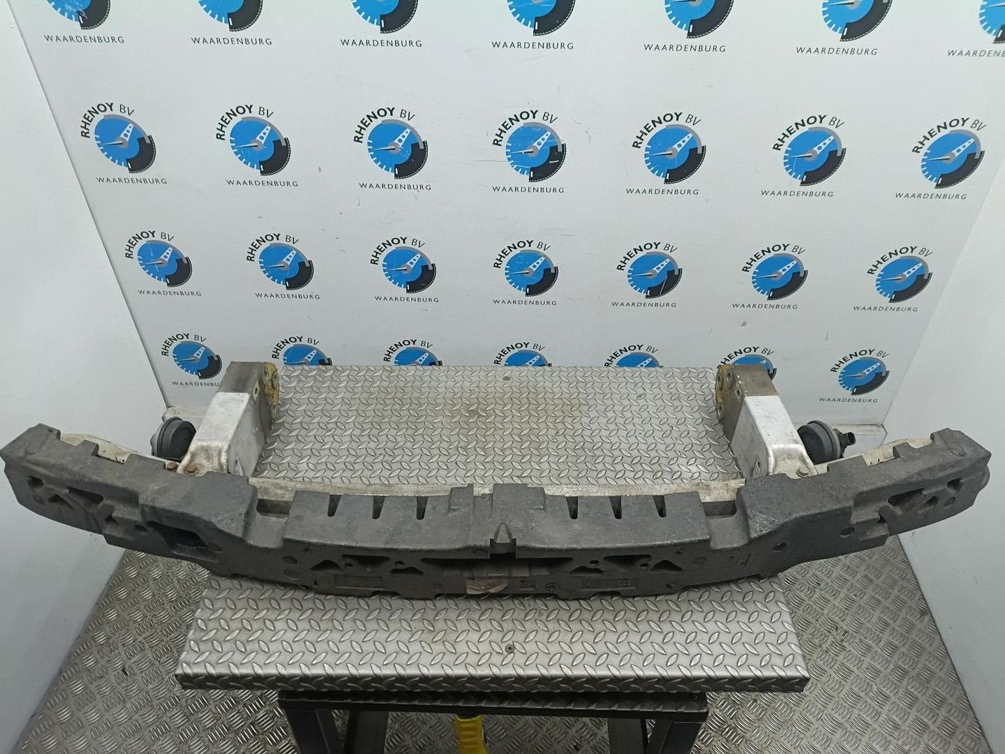 BMW 5 SERIES F11 523I  VOORBUMPER BALK 51117200705, 51117903, Gebruikt, Voor, Ophalen of Verzenden, Bumper