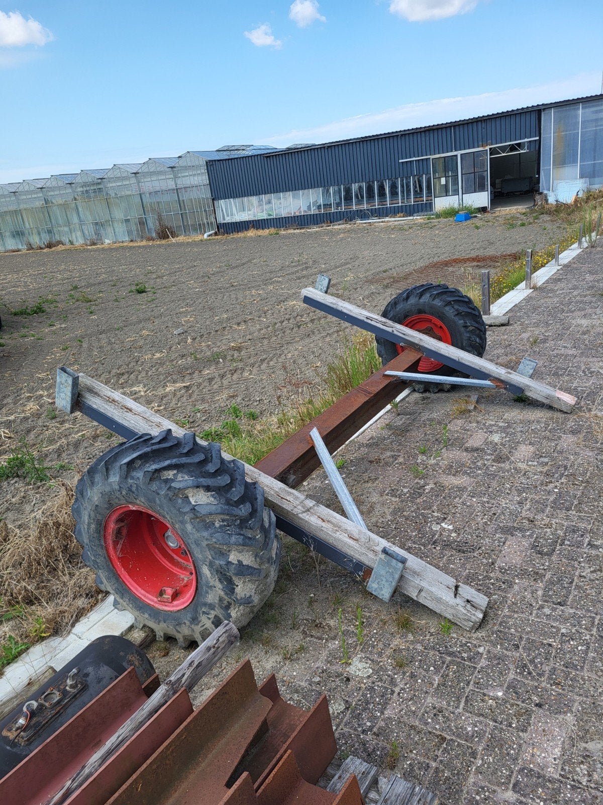 Landbouw as voor het verplaatsen van zeecontainers, Ophalen