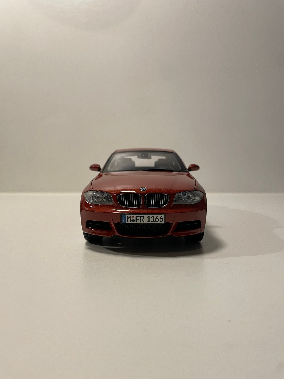 BMW 1 Serie Coupé 2008 schaalmodel - Zo goed als nieuw, Ophalen of Verzenden, Zo goed als nieuw, Overige typen