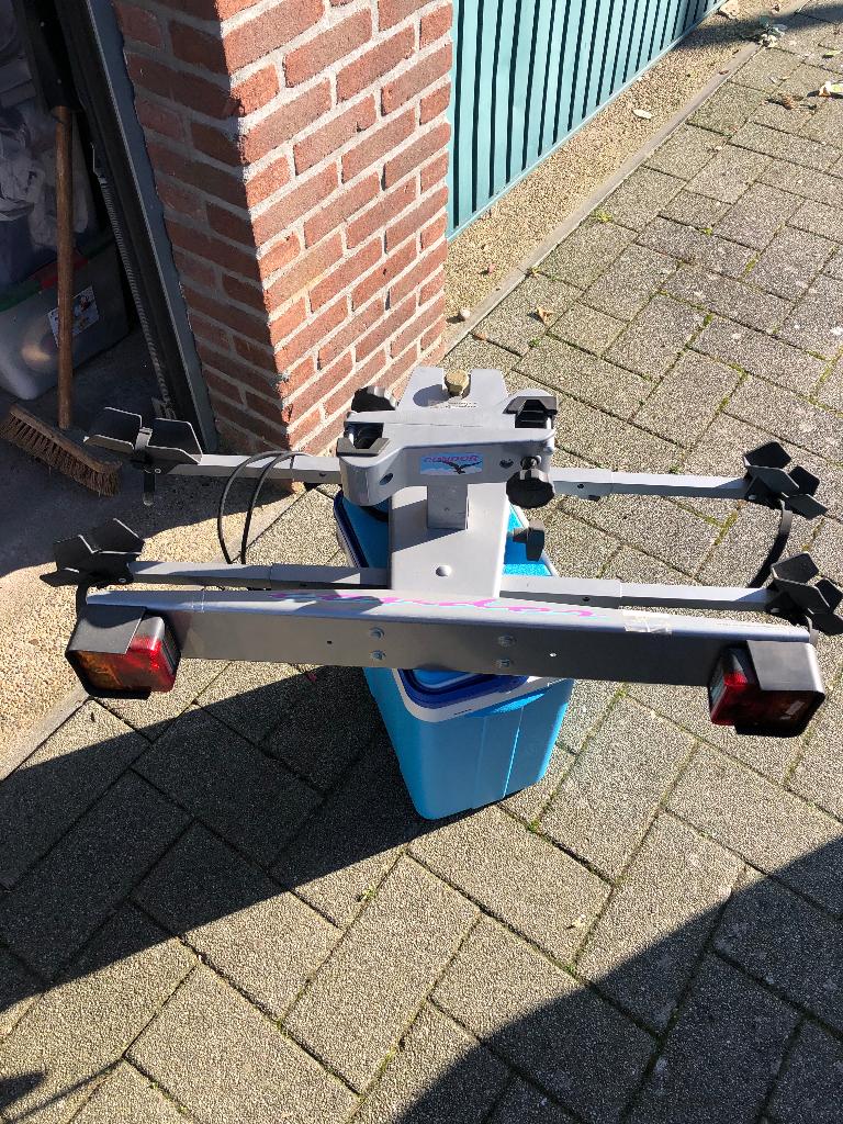 fietsendrager, Ophalen, 2 fietsen, Zo goed als nieuw, Trekhaakdrager