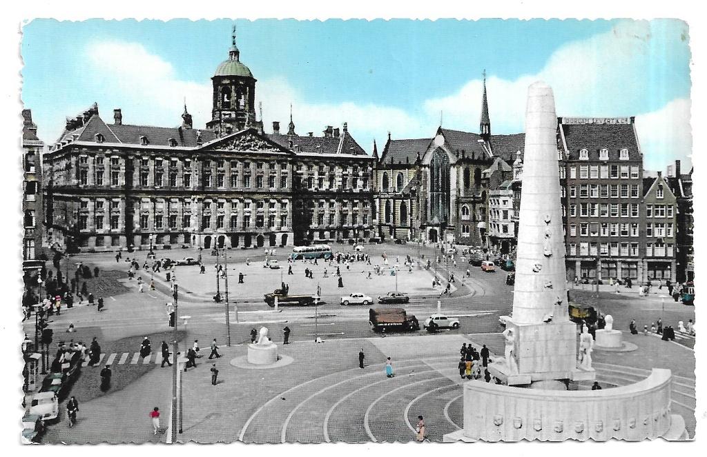 AK Amsterdam - Dam met Kon. Paleis en Nationaal Monument, Verzenden, 1960 tot 1980, Gelopen, Noord-Holland