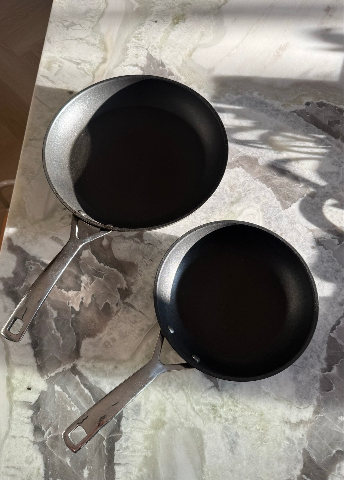 2 Le Creuset koekenpannen - gebruikt, goede staat, Huis en Inrichting, Keuken | Potten en Pannen, Koekenpan, Gebruikt, Antiaanbaklaag