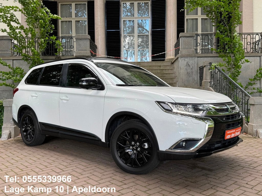 Mitsubishi Outlander 2.0 Instyle 7P Automaat Navi Sch-Dak Tr, Auto's, Mitsubishi, 1998 cc, 4 cilinders, 150 pk, 1435 kg