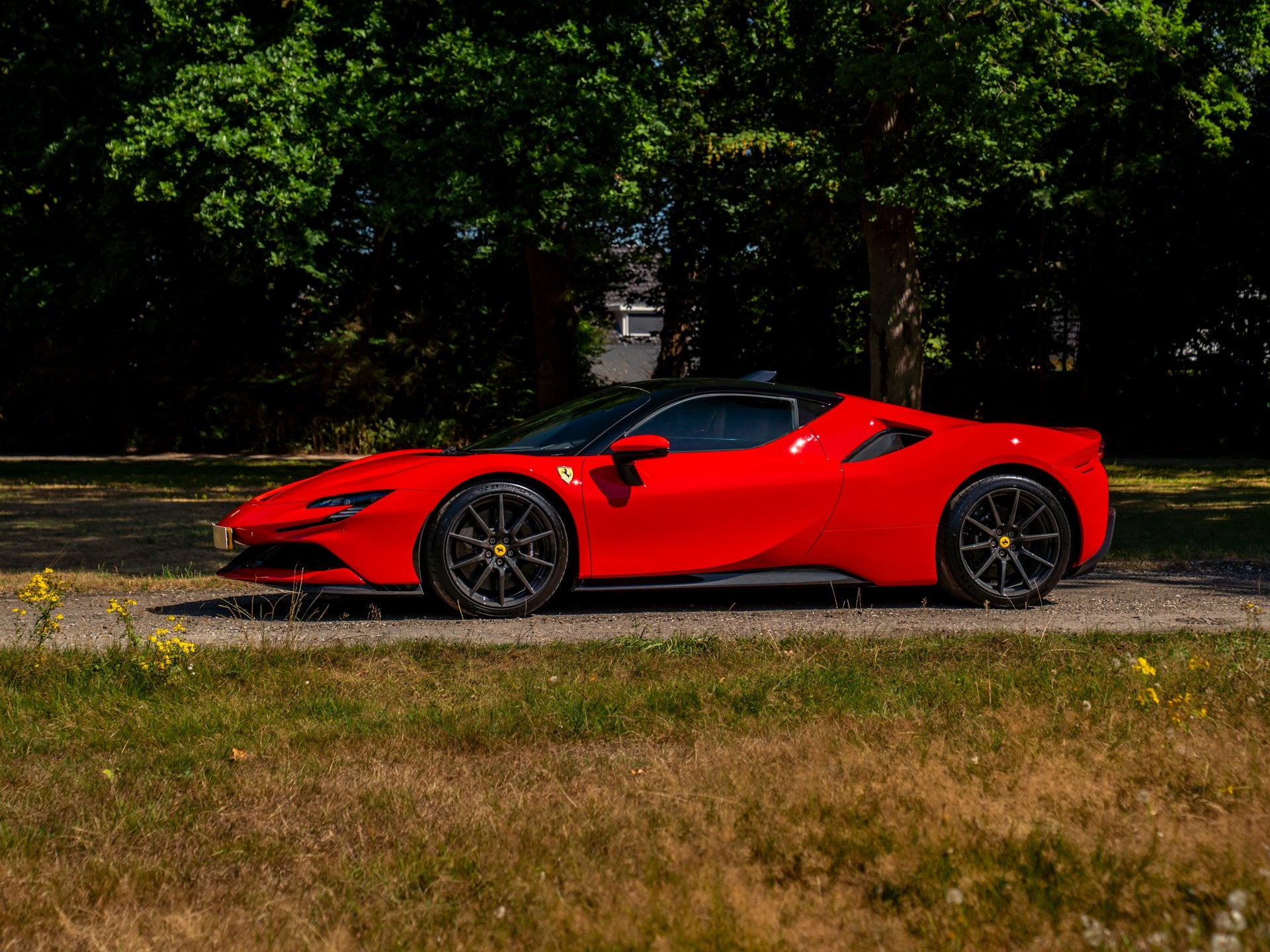Ferrari SF90 Stradale 4.0 V8 | Warranty 09-2027 | Full carbo, Auto's, Automaat, Dealer onderhouden, Bedrijf, Vierwielaandrijving