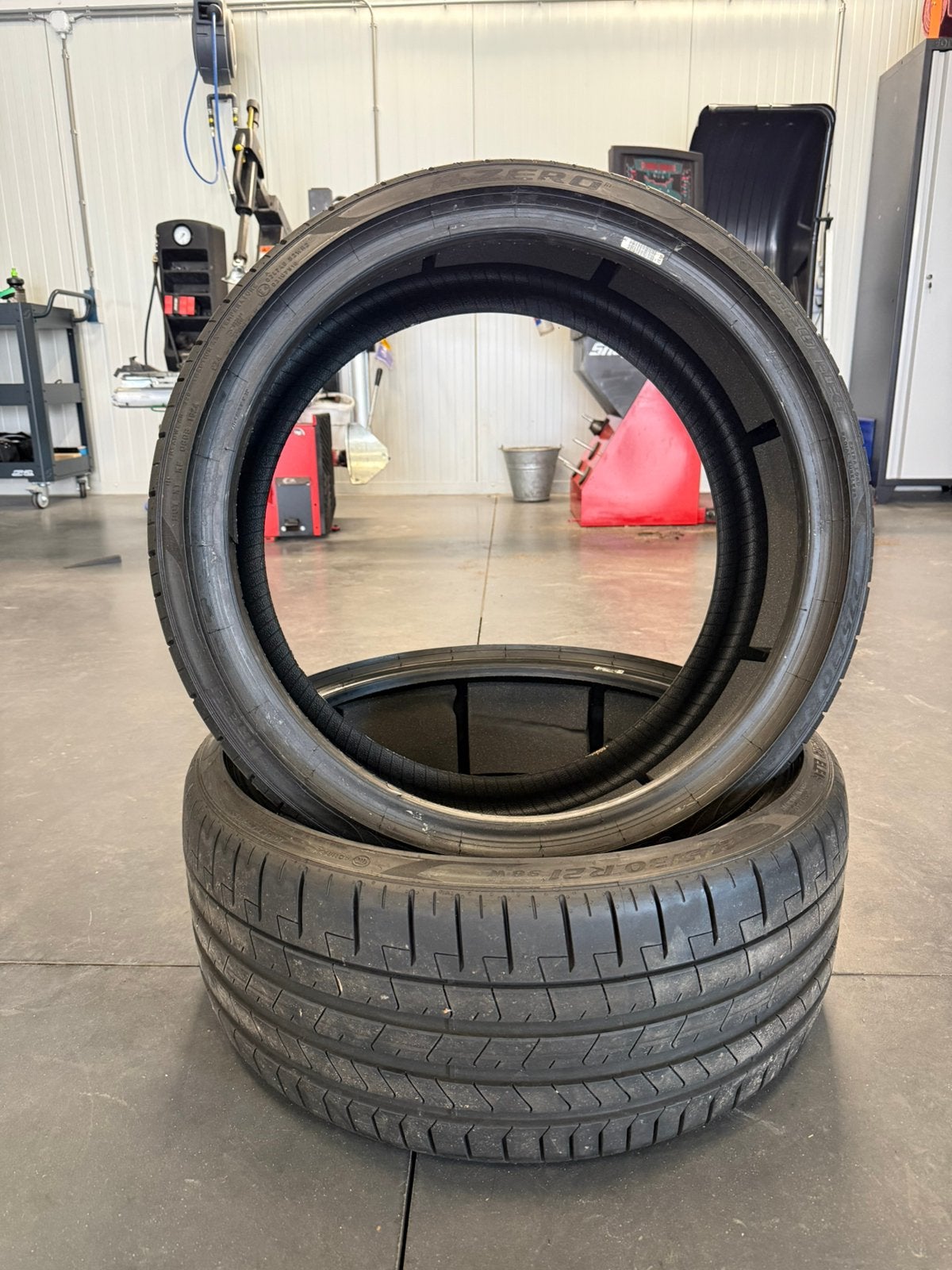 Pirelli Pzero 275/30R21 Dot ‘24, Auto-onderdelen, Ophalen, Gebruikt, 275 mm, 21 inch