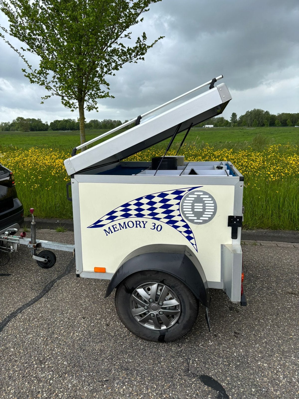 Zeer nette WT Metal 2 vaks hondenaanhanger, Ophalen, Zo goed als nieuw