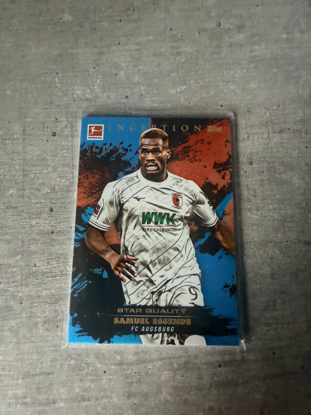 Topps Inception Samuel Essende FC Augsburg Spelerskaart, Ophalen of Verzenden, Zo goed als nieuw, Buitenlandse clubs, Spelerskaart