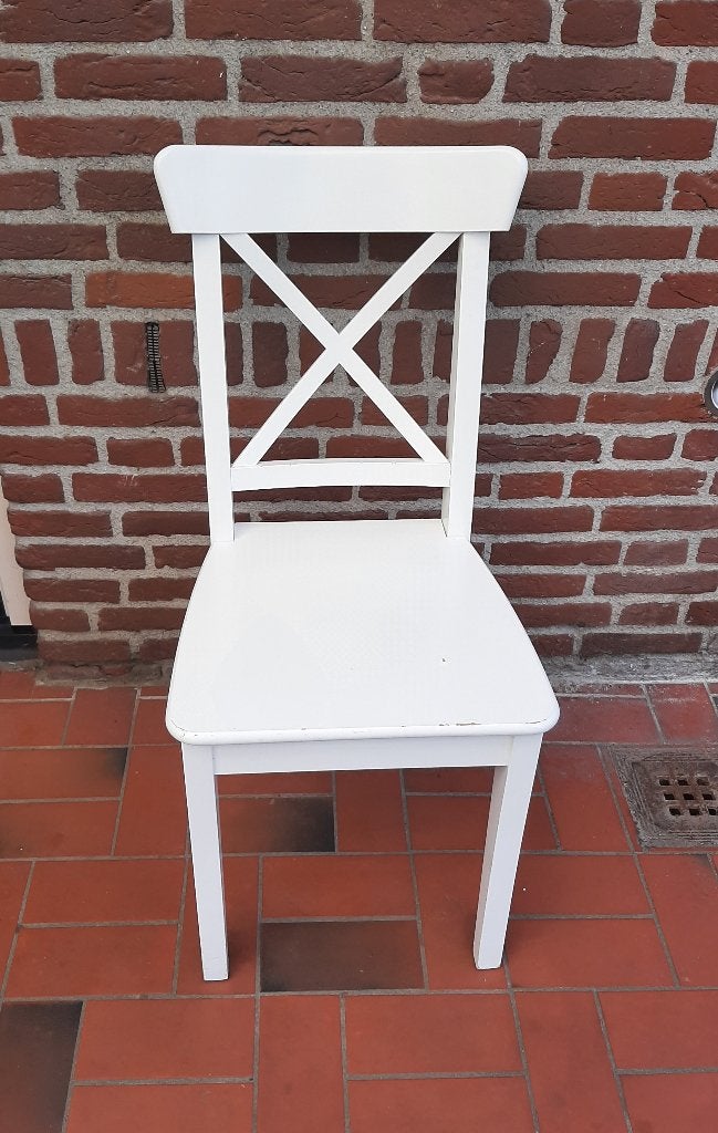 3 stuks Ikea Ingolf Witte Landelijke Stoel met Gekruiste Rug, Ophalen, Drie, Wit, Zo goed als nieuw