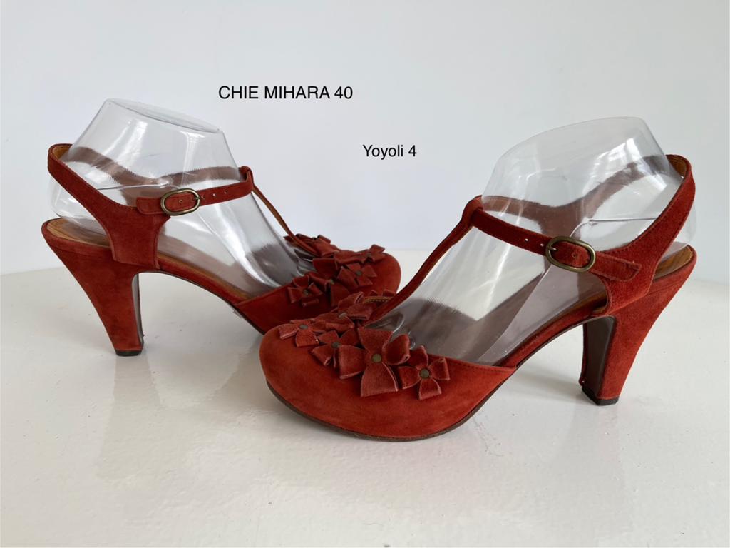 4- Chie Mihara Bordeaux Rode Leren Pumps Maat 40, Kleding | Dames, Schoenen, Zo goed als nieuw, Pumps, Rood, Ophalen of Verzenden