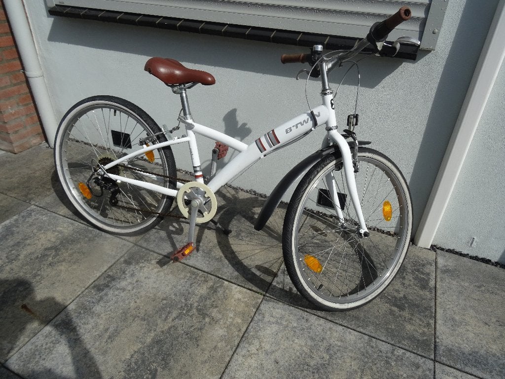 BTwin mountainbike kind 24 inch kinderfiets wit Btwin fiets, Ophalen, 20 inch of meer, Gebruikt, Velgrem