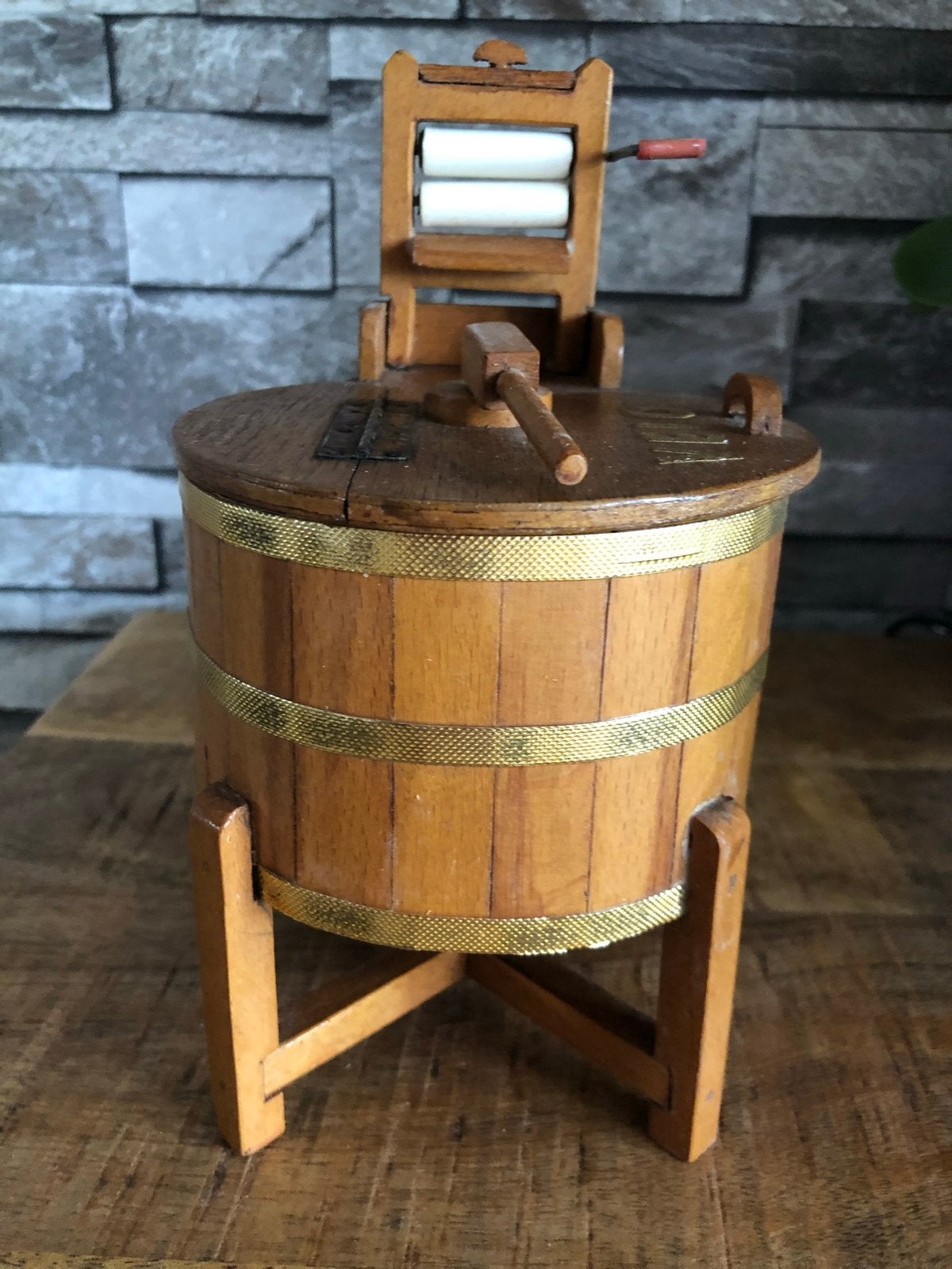 Vintage op schaal gemaakte houten wasmachine  met mangel, Ophalen of Verzenden