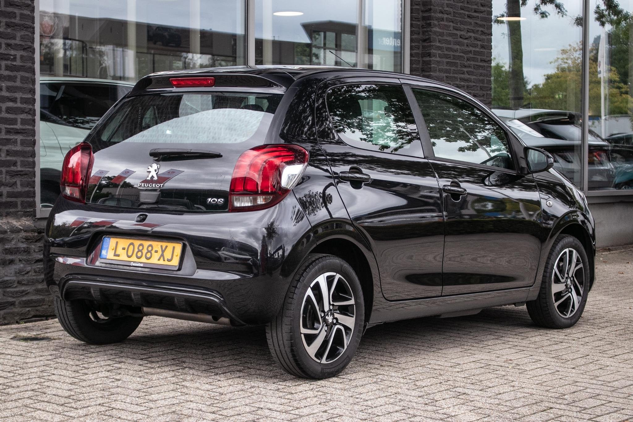 Peugeot 108 1.0 e-VTi Allure | Lmv | Carplay | Airco |, Auto's, Stof, Gebruikt, Euro 6, 4 stoelen