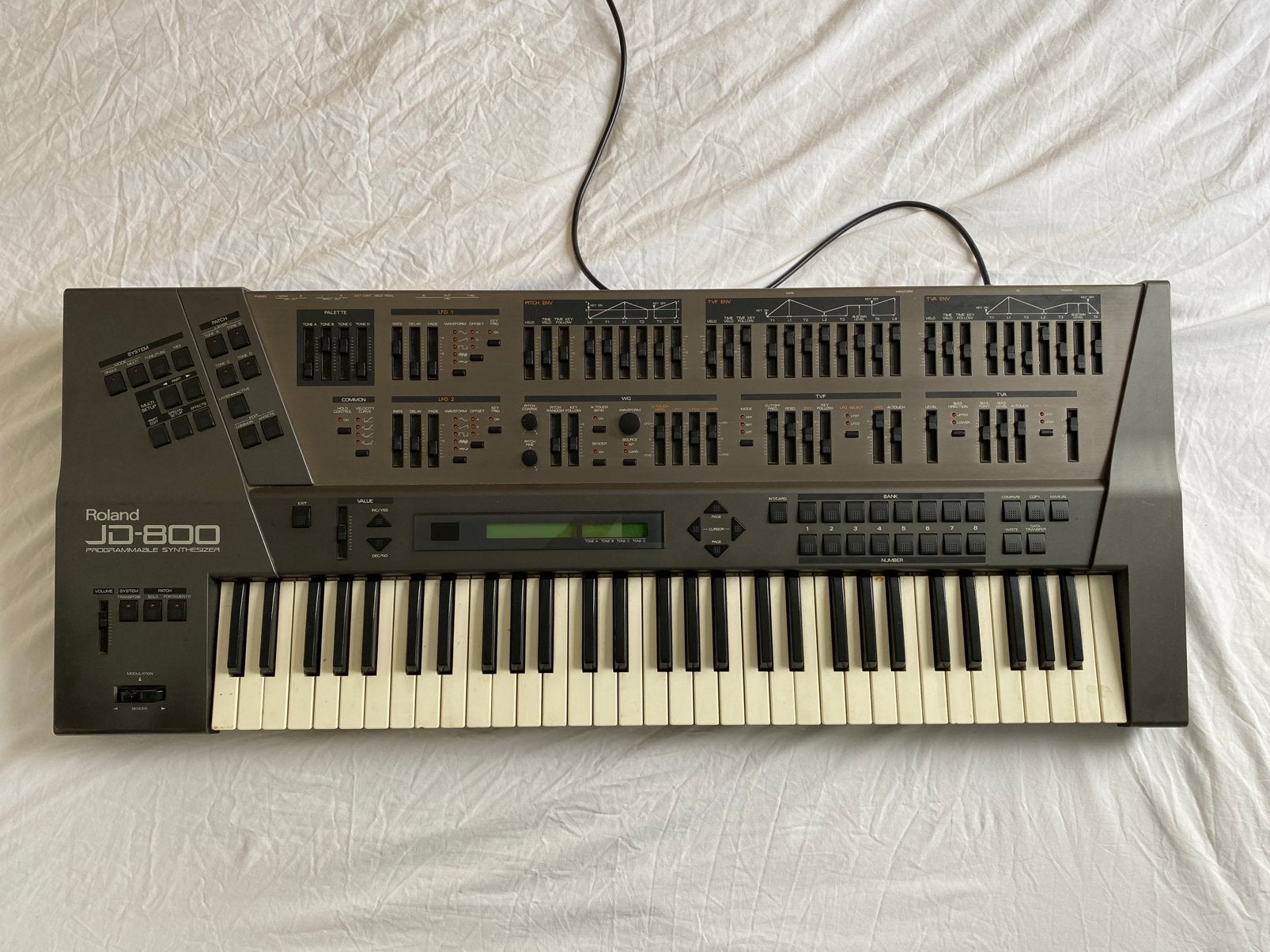 Roland JD 800 - gedeeltelijk gereviseerd, Muziek en Instrumenten, Ophalen of Verzenden, Gebruikt, 61 toetsen, Roland