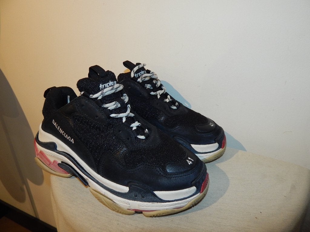 Balenciaga tripple s sneakers zwart wit met rood mt 41, Balenciaga, Zwart, Ophalen of Verzenden, Sneakers of Gympen