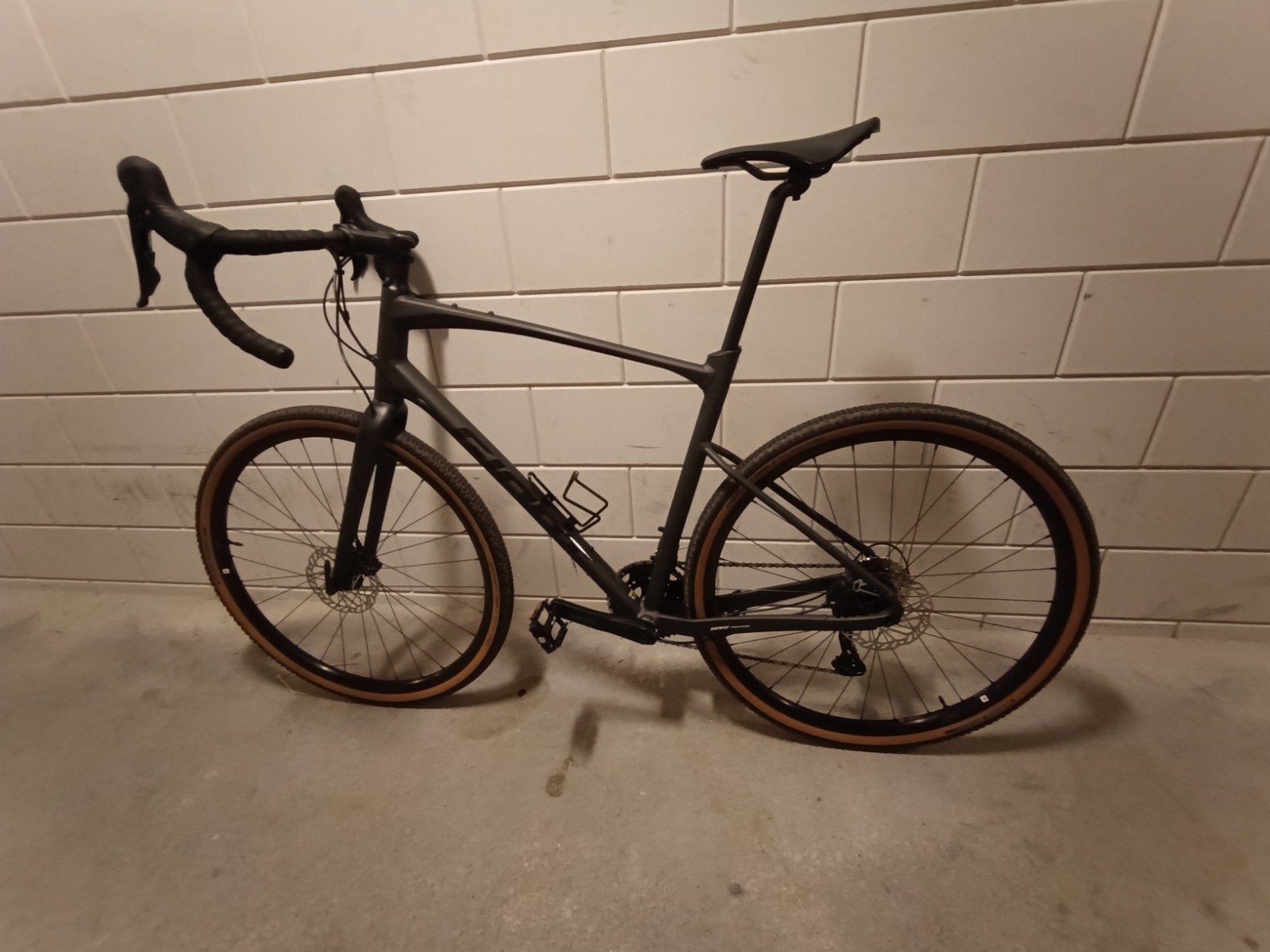 Giant Revolt 0 2026 Stealth Chrome XL, Fietsen en Brommers, Ophalen, 28 inch, Heren, Giant