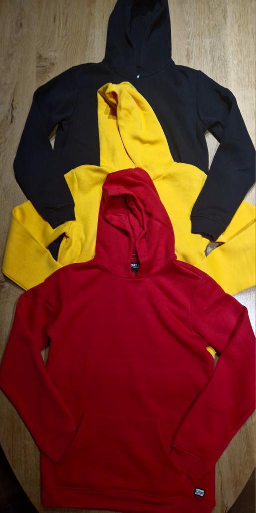 3 NIEUWE effen (rood geel zwart) Cars Hoodies 16 jaar = 176, Kinderen en Baby's, Kinderkleding | Maat 176, Trui of Vest, Nieuw