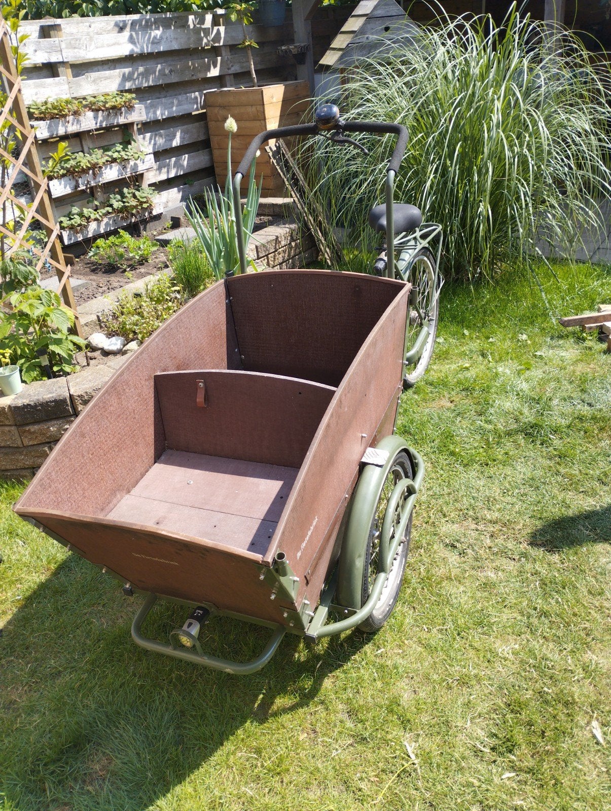 Leuke bakfiets, heeft wat liefde nodig, Fietsen en Brommers, Fietsen | Bakfietsen, Gebruikt, 2 kinderen, Trommelrem, Ophalen