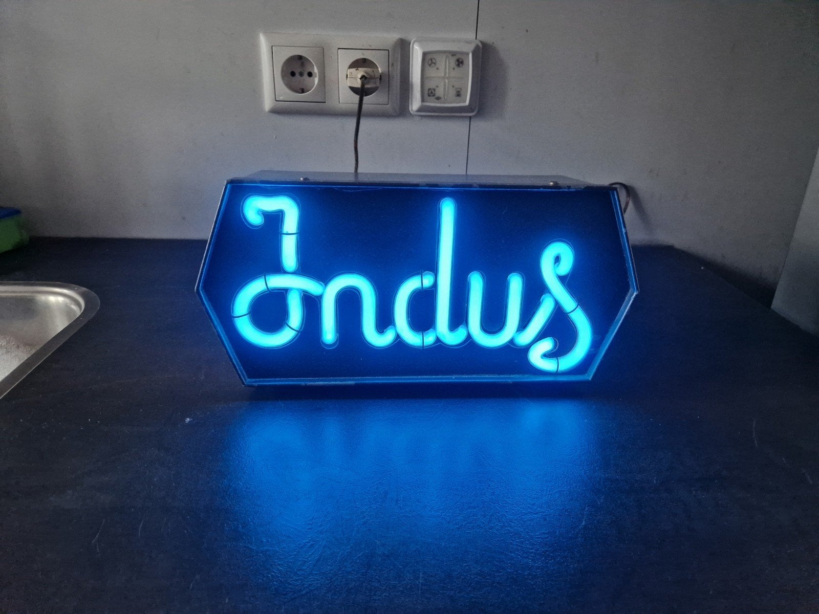 Indus vintage Neon lamp, Ophalen of Verzenden, Gebruikt, Lichtbak of (neon) lamp