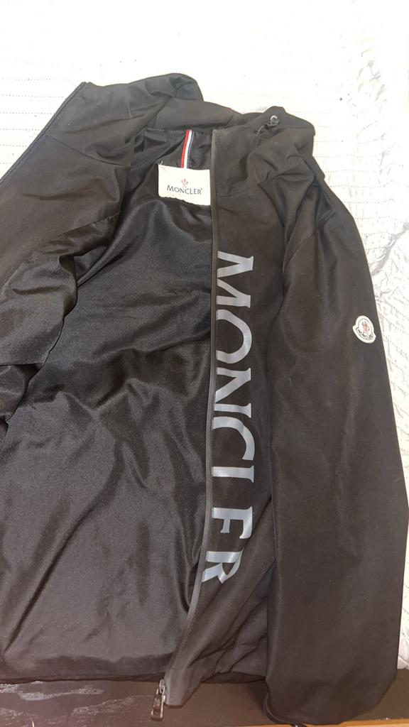 Moncler windbreaker maat S/M, Ophalen of Verzenden, Zo goed als nieuw, Maat 48/50 (M), Zwart
