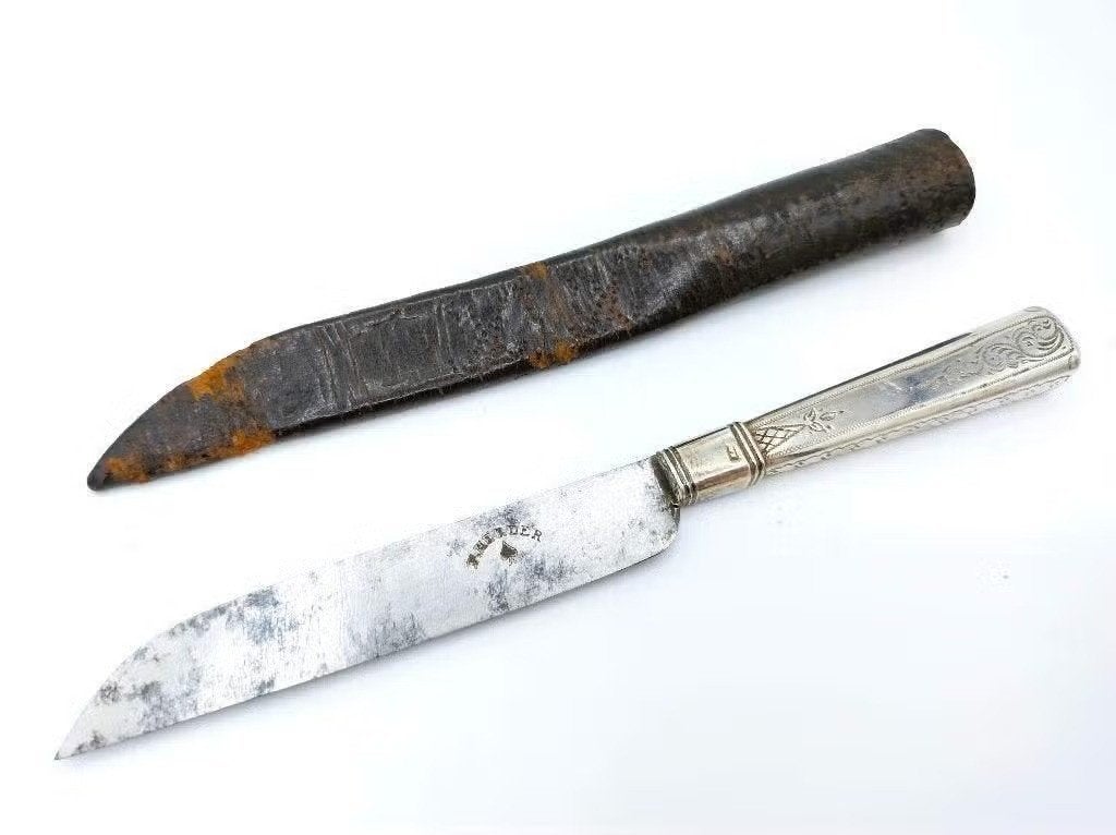 Antiek zilveren mes in originele leren foedraal. 1819, Verzenden