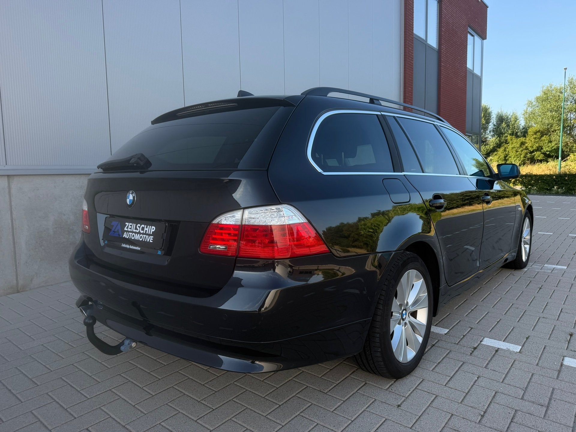 BMW 5-serie Touring 520d Facelift Corporate Lease Business L, Auto's, BMW, Euro 5, Achterwielaandrijving, Zwart, 4 cilinders