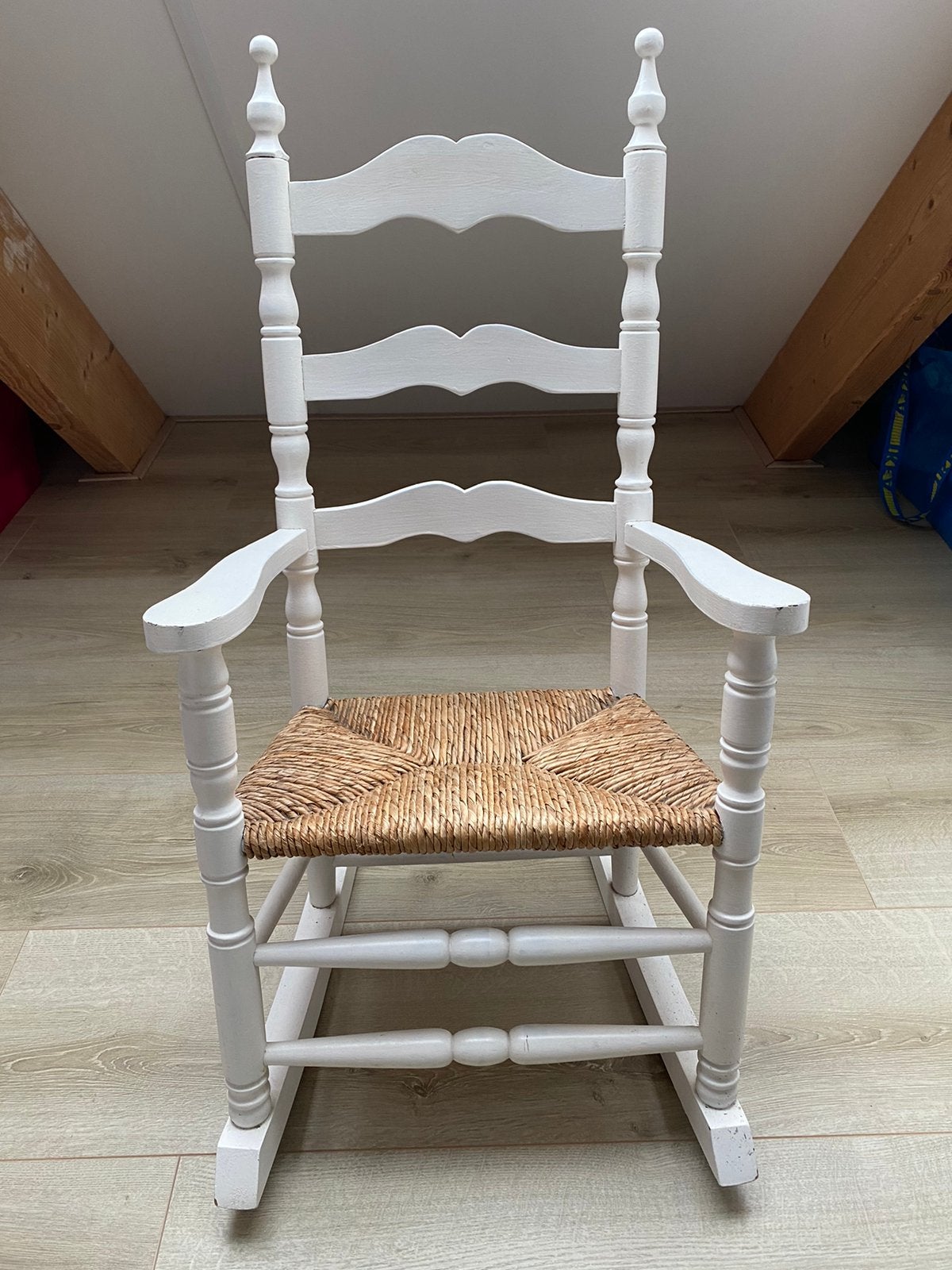 Leuke schommelstoel, Huis en Inrichting, Stoelen, Ophalen, Wit, Zo goed als nieuw, Eén