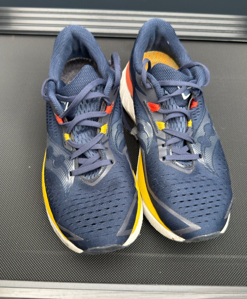 Saucony Triumph 23 maat 42,5, Ophalen of Verzenden, Zo goed als nieuw, Blauw, Sportschoenen