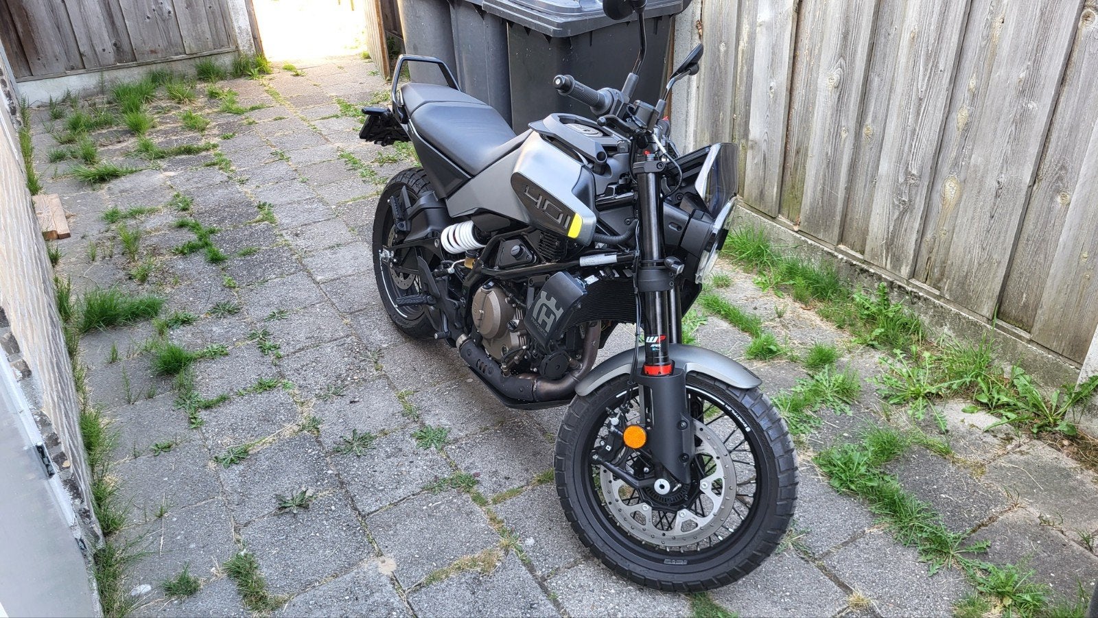Husqvarna Svartpilen 401 - Zo goed als nieuw!, Motoren, 400 cc, Gebruikt, Particulier, Minimaal motorrijbewijs A2