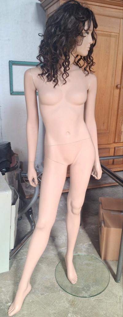 Mooie pop op glasplaatsteun, 175 cm, Verzamelen, Poppen, Ophalen, Gebruikt, Pop