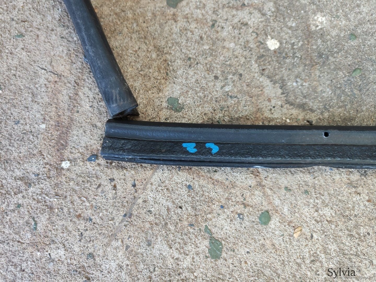 Foto 4 van Parafan motorkap rubber BMW Z3