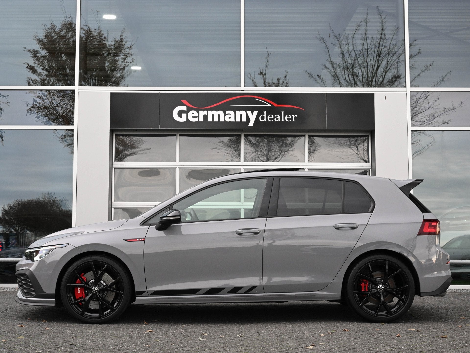 Volkswagen Golf 2.0TSI 300PK GTI Clubsport Pano HUD iQ-Light, Gebruikt, Zwart, 4 cilinders, Bedrijf