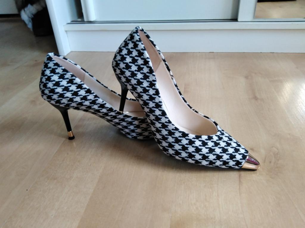 Pumps zwart wit geruit, Pumps, Zwart, Ophalen of Verzenden, Zo goed als nieuw