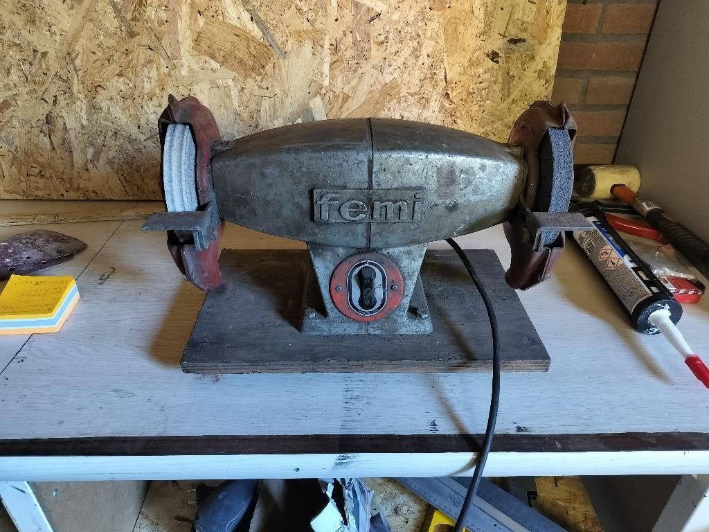 Femi Slijpmachine voor op werkbank, Doe-het-zelf en Verbouw, Ophalen, Gebruikt, 1000 watt of meer, Werkbankslijpmachine