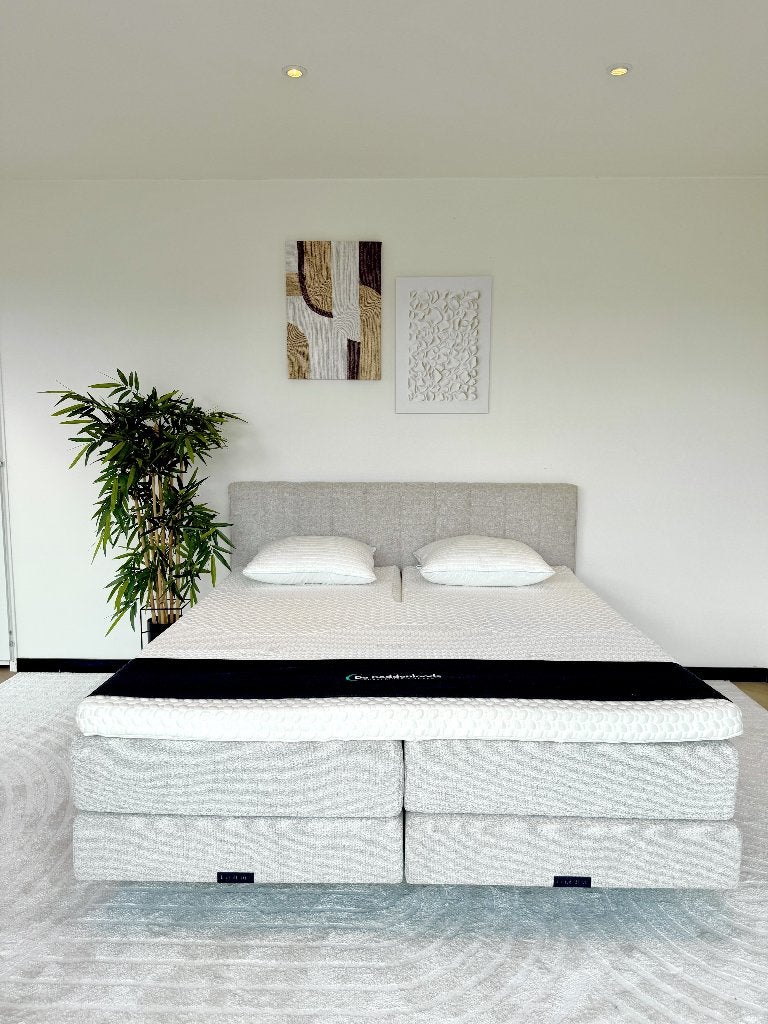 Boxspring showroommodel 180x200 naturel, Beige, Ophalen of Verzenden, 180 cm, 200 cm
