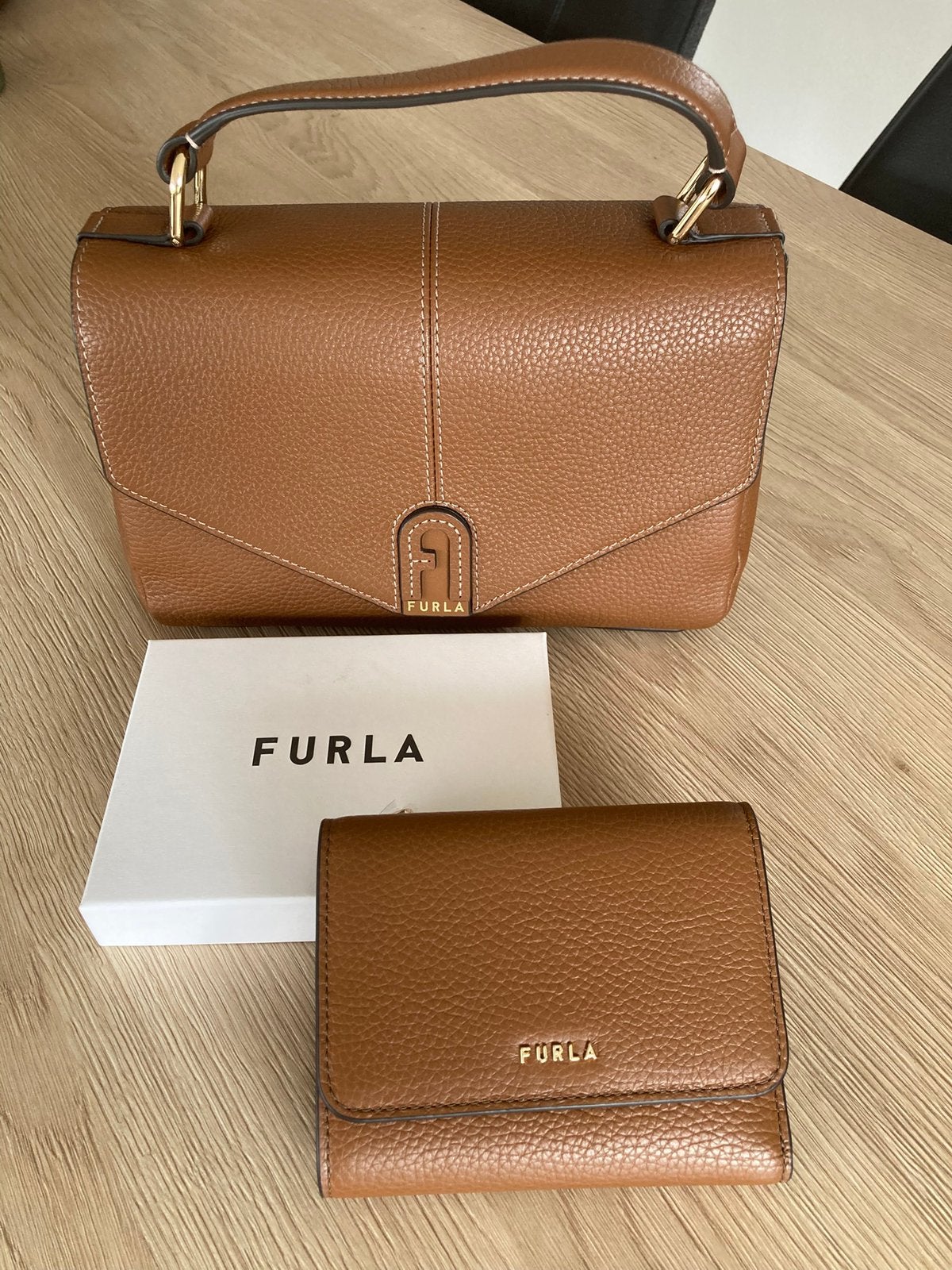 Nieuwe Furla tas met beurs, Ophalen, Nieuw, Bruin, Schoudertasje