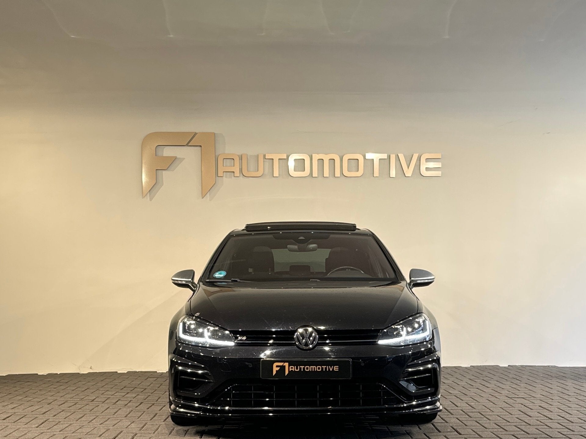 Volkswagen Golf 2.0 TSI 4Motion R Pano|Dynaudio|Keyless|ACC, Automaat, Dealer onderhouden, Stof, Gebruikt