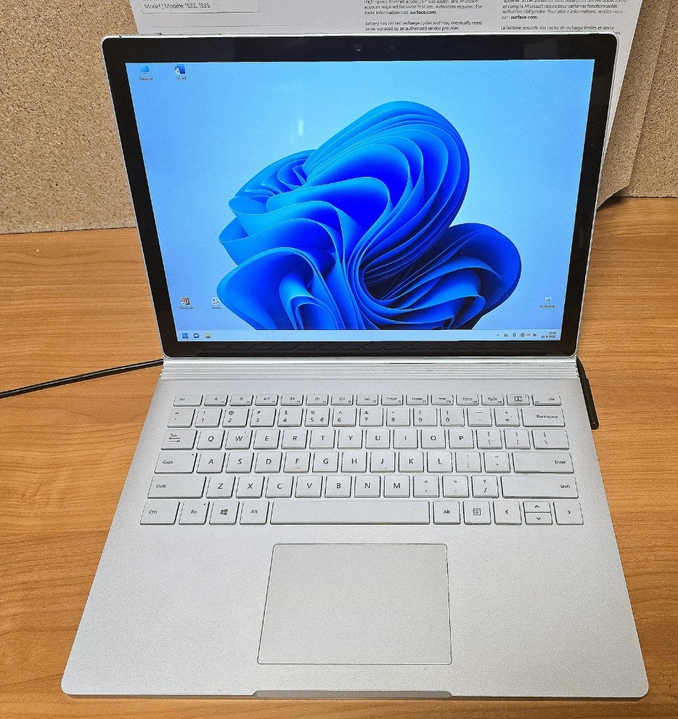 Microsoft Surface Book-2 Win11 Pro-Office 2021PP 13" laptop, Computers en Software, Qwerty, 8 GB, 13 inch, Intel® Core™ i7 