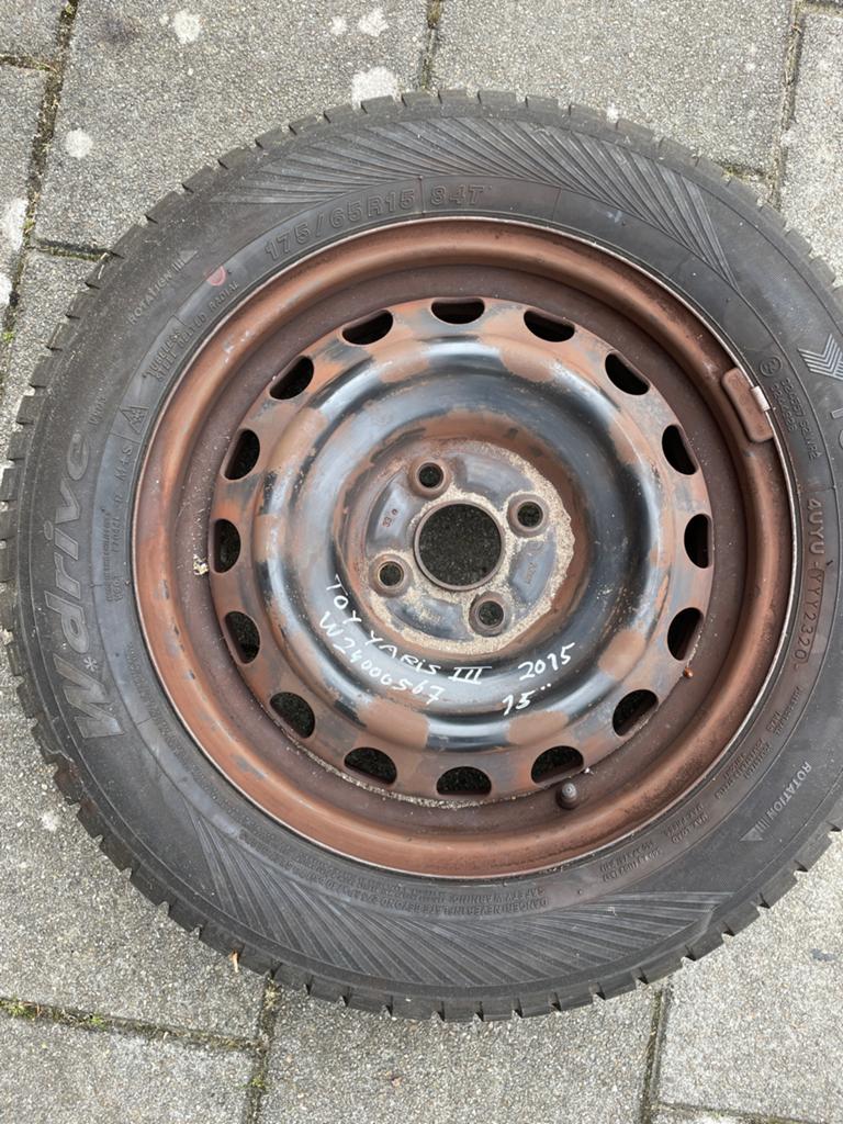 Reservewiel/thuiskommertje Toyota Yaris 2015 15 inch, Auto-onderdelen, Ophalen, Gebruikt, 15 inch, 175 mm