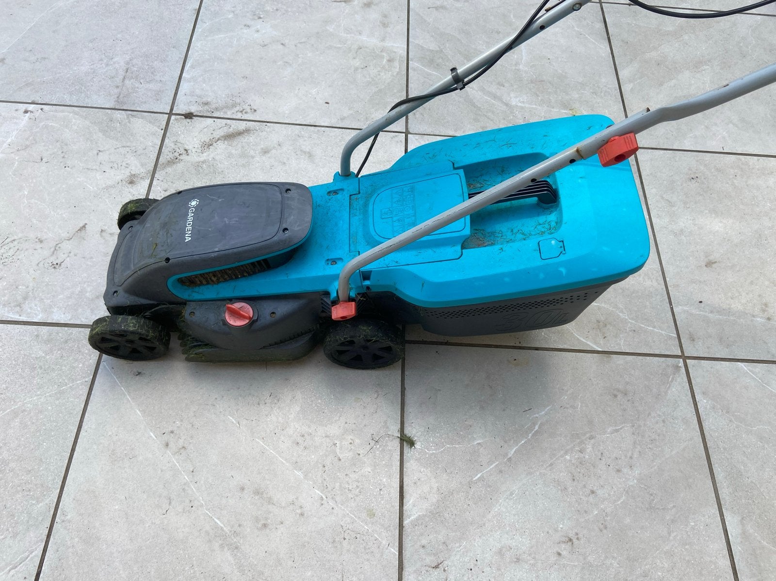 GARDENA Powermax 32 Grasmaaier - 32 cm - tot 200 m2, Ophalen, Cirkelmaaier, Gebruikt, Elektrische grasmaaier