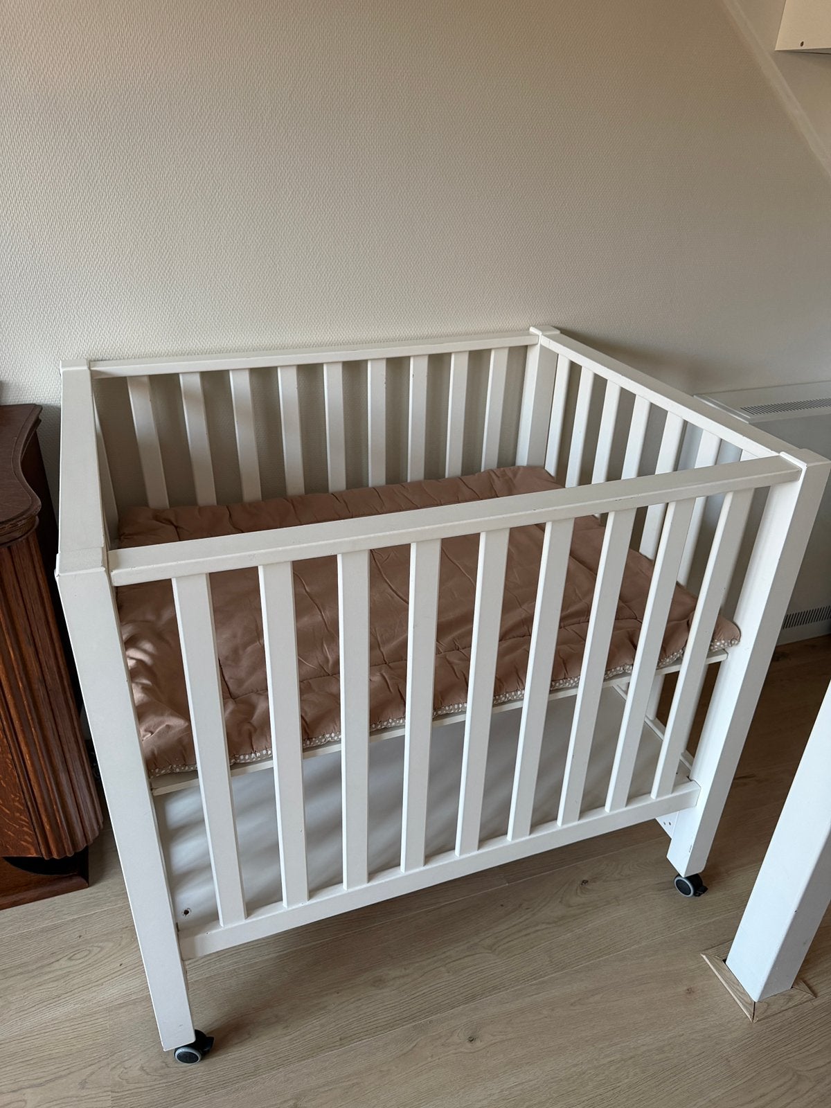 Witte Baby box verstelbaar en verrijdbaar van Timgro, Kinderen en Baby's, Ophalen, Gebruikt, Rechthoekig, In hoogte verstelbaar