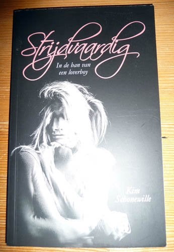 Boek KIM SCHONEVILLE - Strijdvaardig, Ophalen of Verzenden, Nieuw