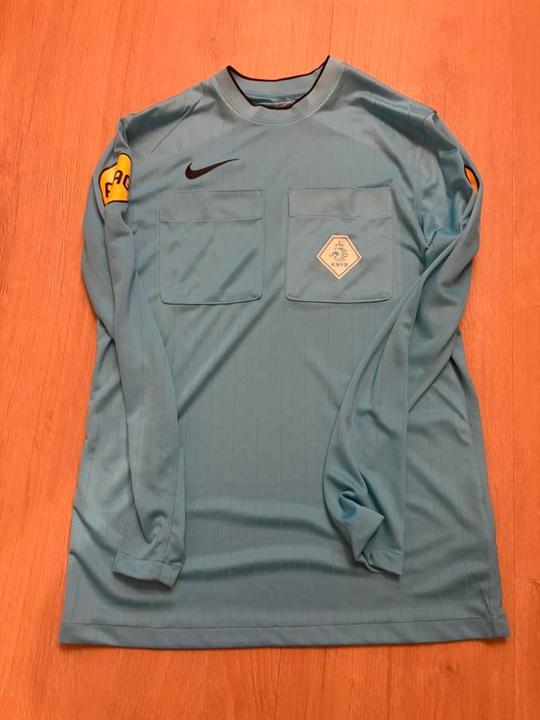 KNVB Scheidsrechter Shirt Nike maat M 3 kleuren, Ophalen of Verzenden, Zo goed als nieuw, Zwart, Voetbal