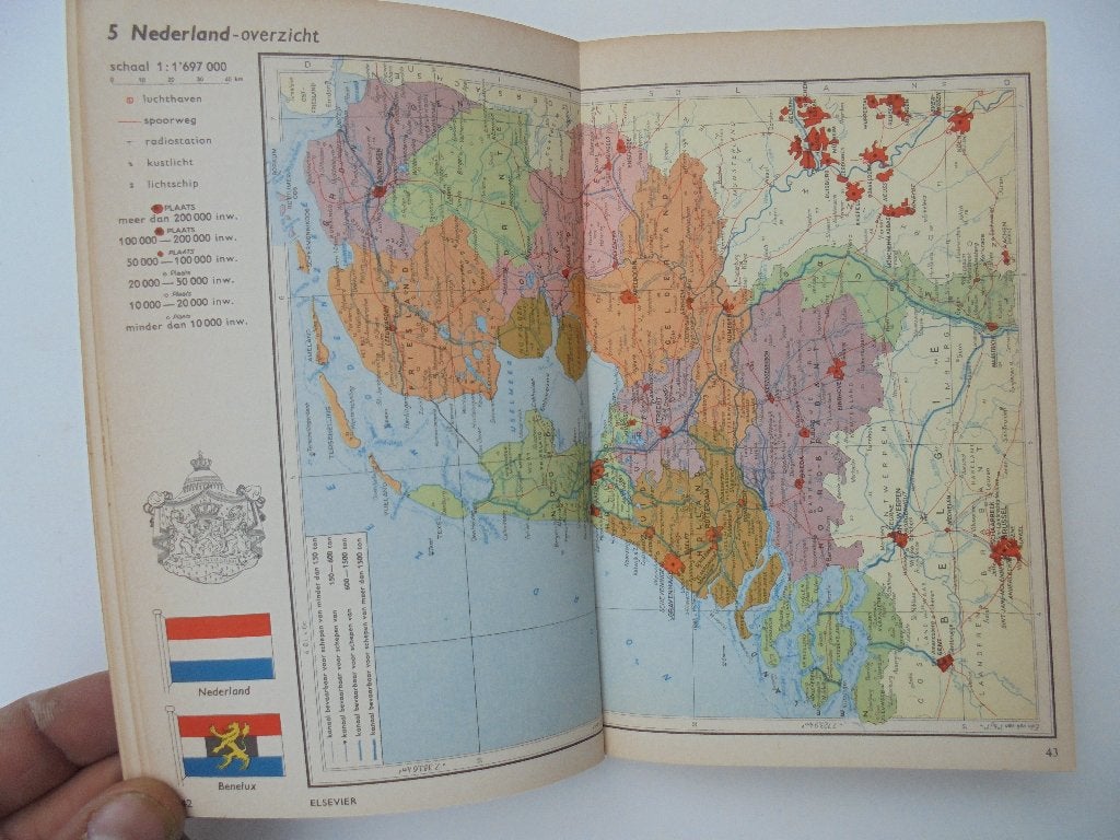 Retro 1961 Elsevier atlas (R3-47), Boeken, Overige atlassen, 1800 tot 2000, Wereld, Ophalen