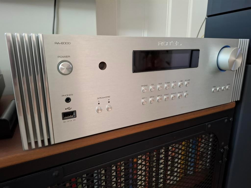 Rotel Diamond Series RA-6000 Geïntegreerde Versterker, Audio, Tv en Foto, Versterkers en Receivers, Zo goed als nieuw, 120 watt of meer