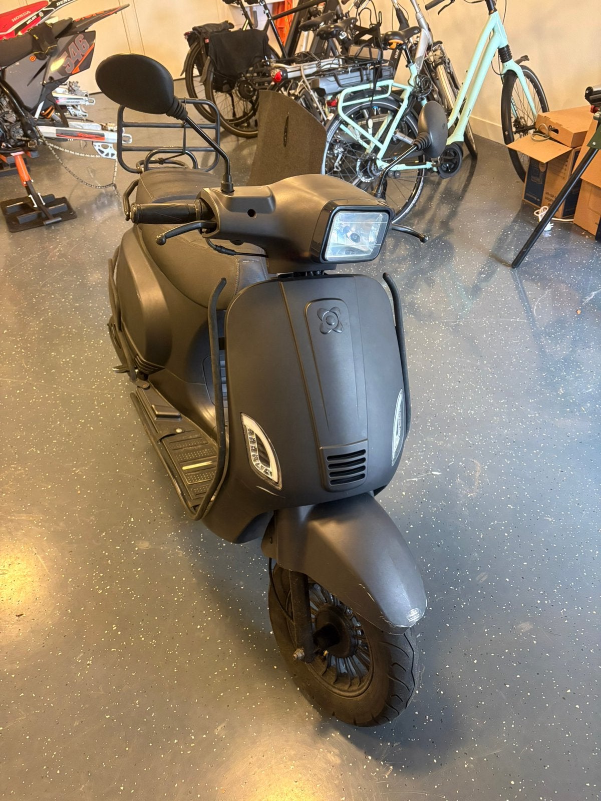 AGM VX50 2020, Benzine, Ophalen, Overige merken