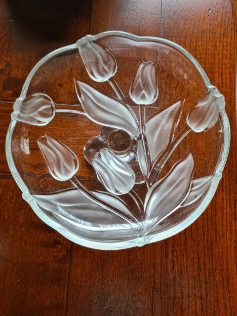 Glazen schaal met Tulpen geslepen glas, Huis en Inrichting, Woonaccessoires | Schalen en Manden, Schaal, Rond, Ophalen of Verzenden