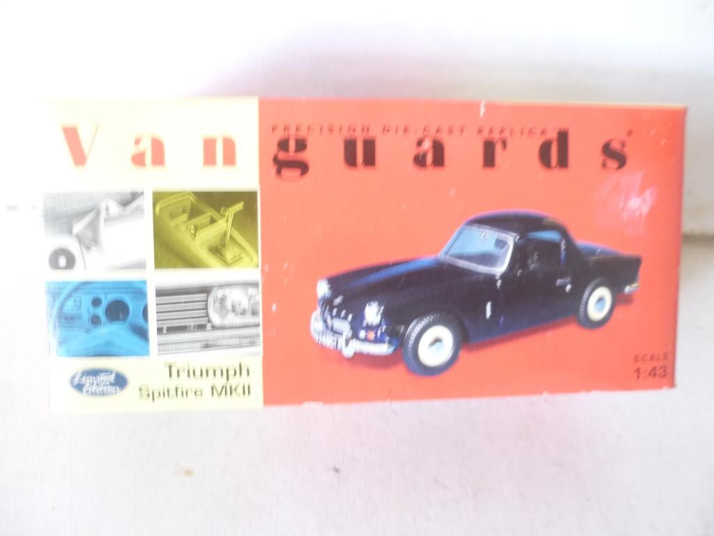 Vanguards VA06704 Royal Blue Triumph Spitfire MK11 1:43 auto, Hobby en Vrije tijd, Modelauto's | 1:43, Ophalen of Verzenden, Nieuw