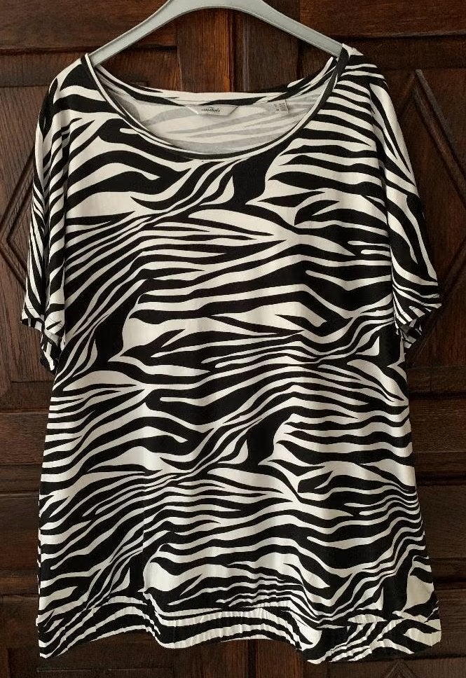 Zwart-witte top, shirt met zebrastrepen; Tchibo; 48 / 50, Kleding | Dames, Ophalen of Verzenden, Zo goed als nieuw, Zwart, Shirt of Top