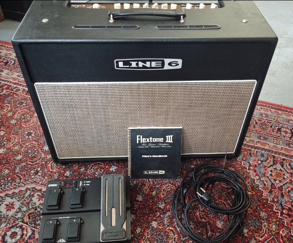 Line 6 Flextone III XL  2x12 stereo, zie foto's, Ophalen, Gebruikt, Gitaar, 100 watt of meer